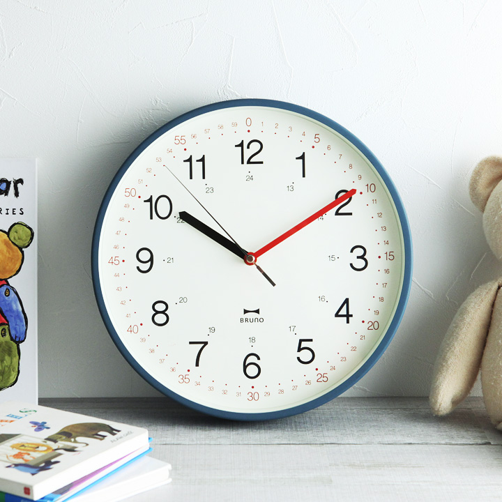 壁掛け時計レビュー「3色の針と細かな時間表記で時間を学べる ブルーノ